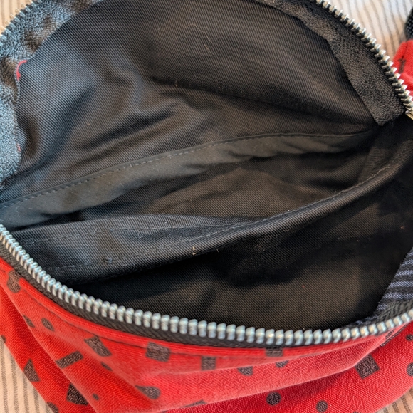 Upcycled Belt Bag - Picture 3 of 4